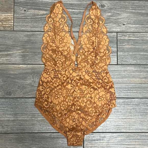 NWT $78 Free People X HAH Comin in Haht Lace Bodysuit Top Size XS Brown Sugar - Picture 3 of 15